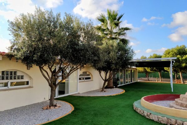 11-entrada-cafeteria-y-zona-comun-scaled